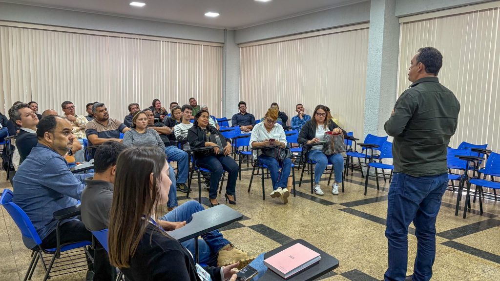 Prefeitura de Rio Branco participa de capacitação em liderança e trabalho em equipe 4 08bc0e80 0769 4ccc b023 d9d9977a041c scaled e1751485228785