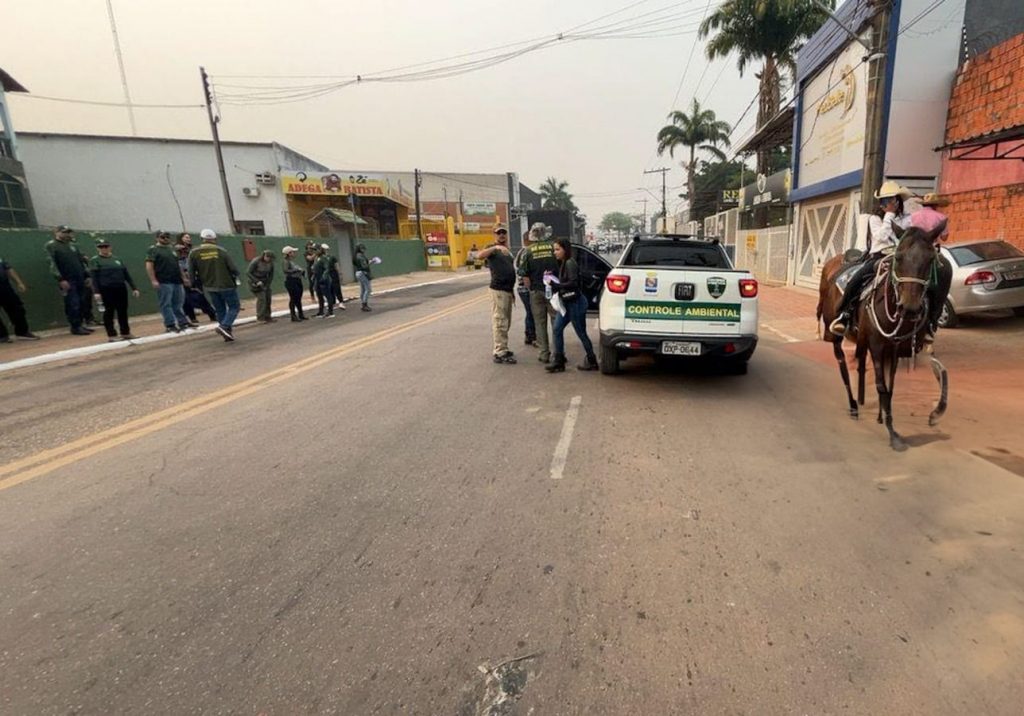 Foto de fiscalização semeia