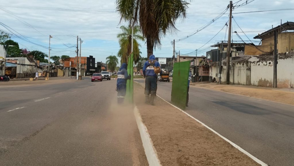 Prefeitura de Rio Branco realiza limpeza e manutenção no Parque de Exposições para a Expoacre 2025 4 Limpeza e manutencao no Parque de Exposicoes 2 e1752872014547