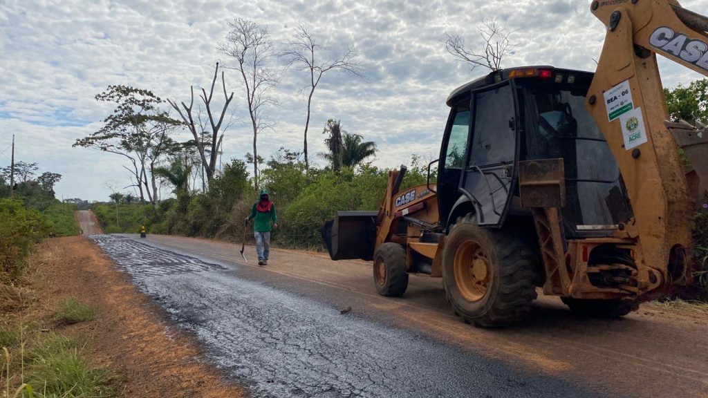 Prefeitura de Rio Branco e Governo do Acre firmam parceria para recuperação de ramais na zona rural 4 Recuperacao de Ramais JC 37 e1752791015213