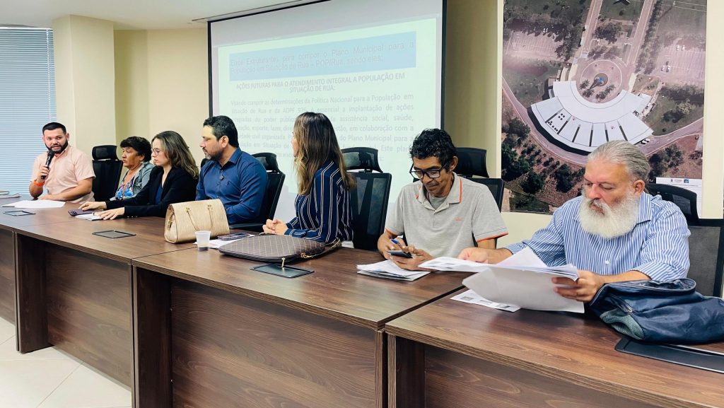 Prefeitura de Rio Branco instala Comitê Gestor para Políticas Públicas voltadas à população em situação de rua 1 Reuniao do Comite de pessoas em situacao de rua WILKJES 2 scaled e1753129477704