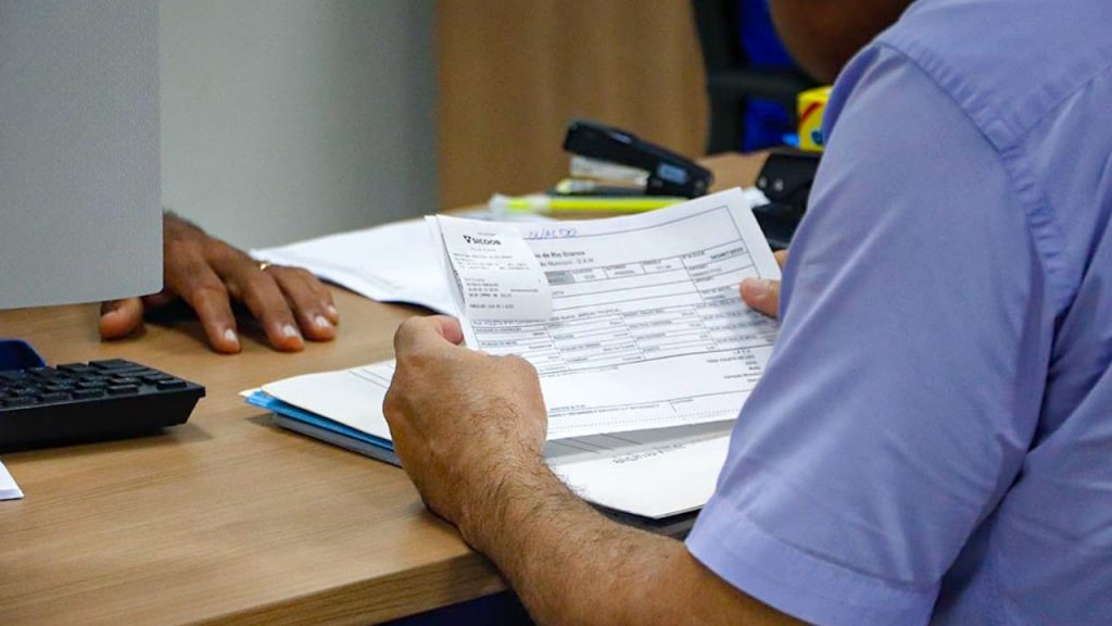 Prefeito e deputado discutem projeto de redução do IPTU para distritos industriais em Rio Branco 8 Ultimo dia IPTU 6 e1746045659223