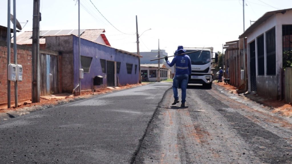 Prefeitura de Rio Branco executa recapeamento na Rua Estácio de Sá na região da Baixada da Sobral 7 2af957f4 06cb 437f 9032 3033221ac3af e1755264811939