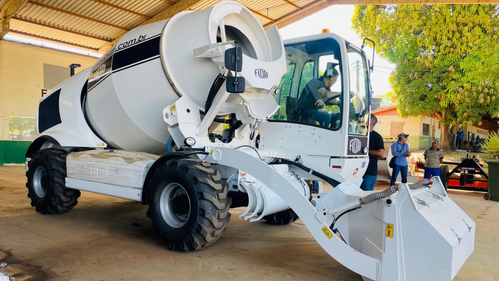 Prefeitura de Rio Branco moderniza infraestrutura com aquisição de betoneira de última geração 7 Betoneira 2 scaled e1755037053571