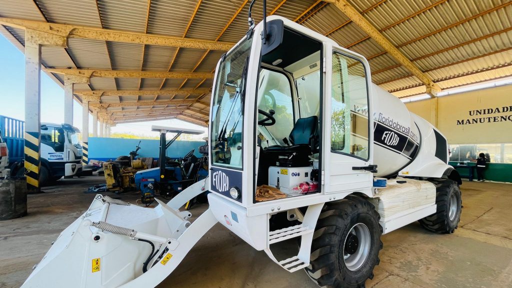 Prefeitura de Rio Branco moderniza infraestrutura com aquisição de betoneira de última geração 8 Betoneira 7 scaled e1755036470259