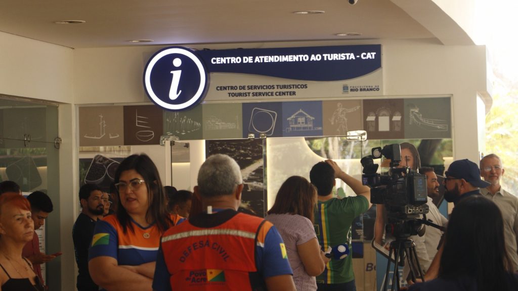 Prefeitura inaugura Centro de Atendimento ao Turista e instala novo ponto do Projeto Conecta Rio Branco na Rodoviária Internacional 2 Centro de Atendimento ao Turista 15 e1755531953823