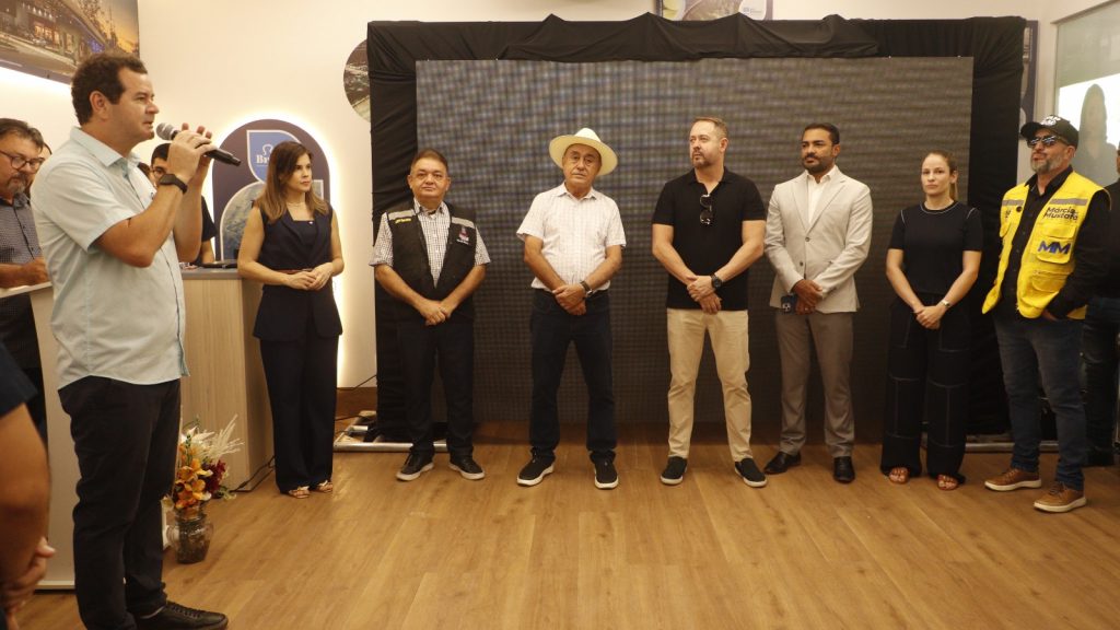 Prefeitura inaugura Centro de Atendimento ao Turista e instala novo ponto do Projeto Conecta Rio Branco na Rodoviária Internacional 1 Centro de Atendimento ao Turista 6 e1755533087395
