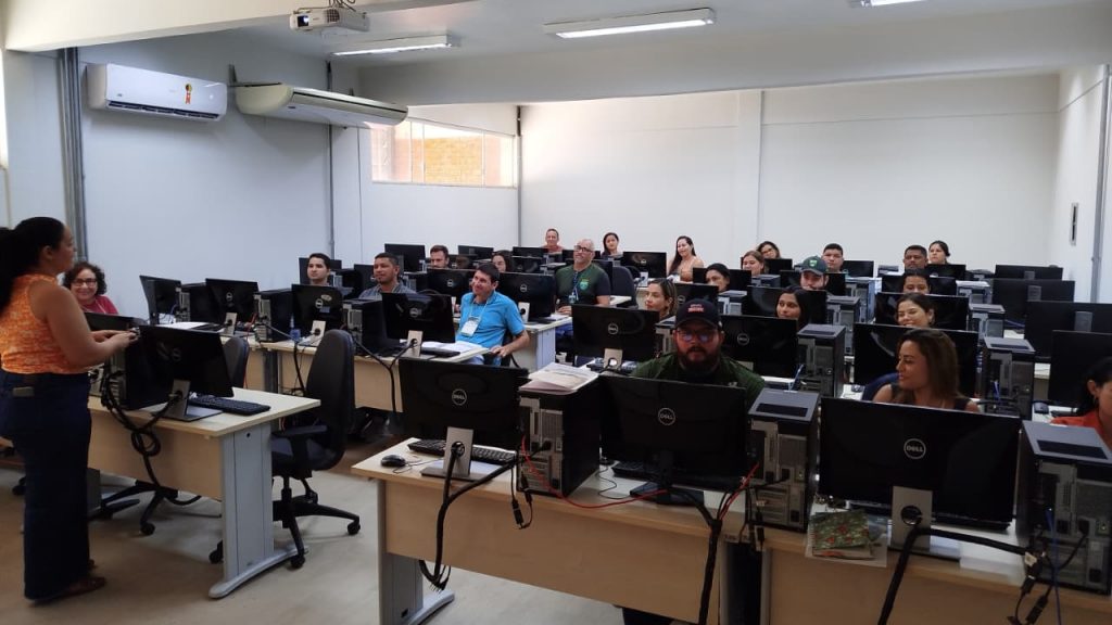 Rio Branco participa de curso sobre monitoramento do desmatamento e degradação florestal na Amazônia 3 Curso sobre monitoramento do desmatamento 4 e1756242873448