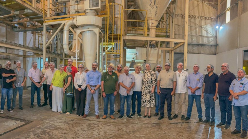 Prefeito de Rio Branco visita fábrica de ração e destaca importância do fortalecimento da indústria no Acre 2 Fabrica de racao 8 scaled e1754686309594