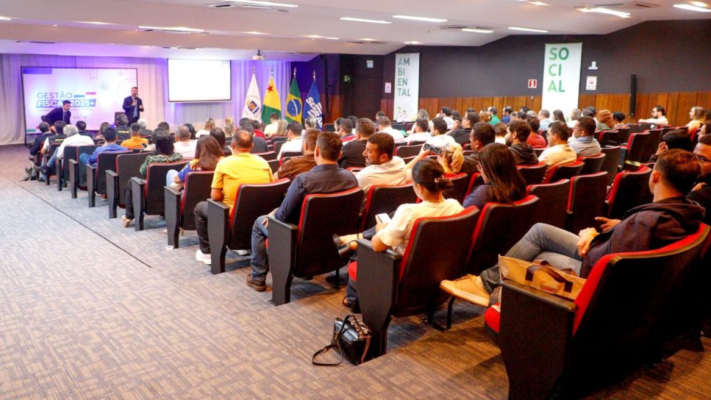 Prefeitura de Rio Branco e Amac promovem oficina sobre gestão fiscal para prefeitos acreanos 5 Gestao fiscal para prefeitos 14 e1755203131566