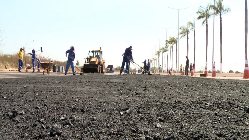 Prefeitura de Rio Branco intensifica manutenção em vias estratégicas da capital 1 Manutencao em vias estrategicas da capital 15 e1756413294109