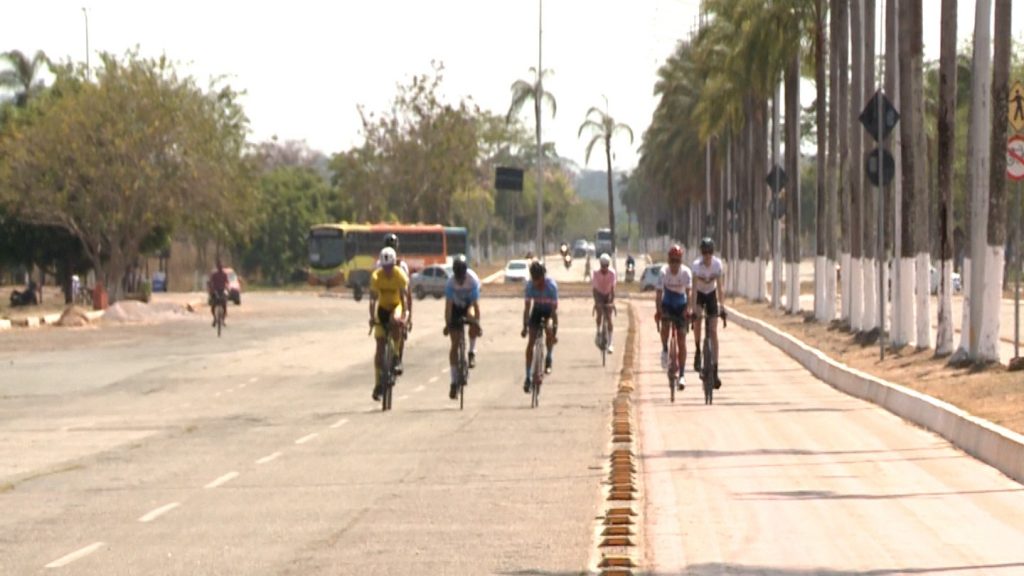 Prefeitura de Rio Branco intensifica manutenção em vias estratégicas da capital 4 Manutencao em vias estrategicas da capital 7 e1756418273449