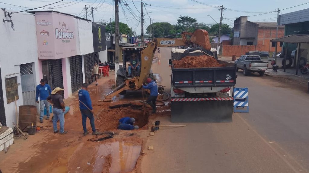 Prefeitura de Rio Branco realiza manutenção preventiva na rede de abastecimento de água 3 Manutencao preventiva na rede de abastecimento de agua 5 e1755616448954