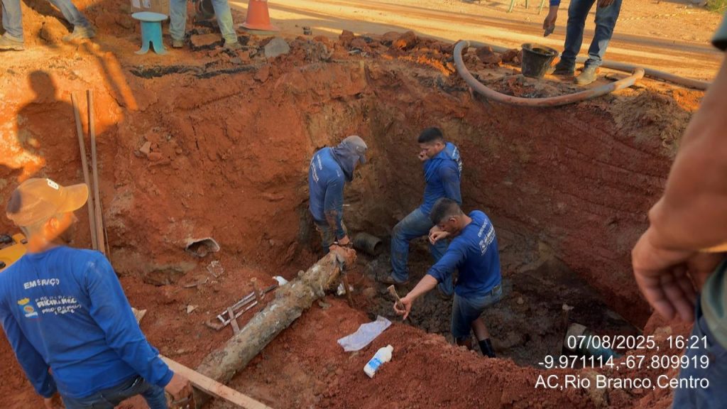Remanejamento da rede de água na Avenida Ceará garante continuidade das obras do Complexo Viário 5 Remanejamento da rede de agua na Avenida Ceara 2 e1754668094574