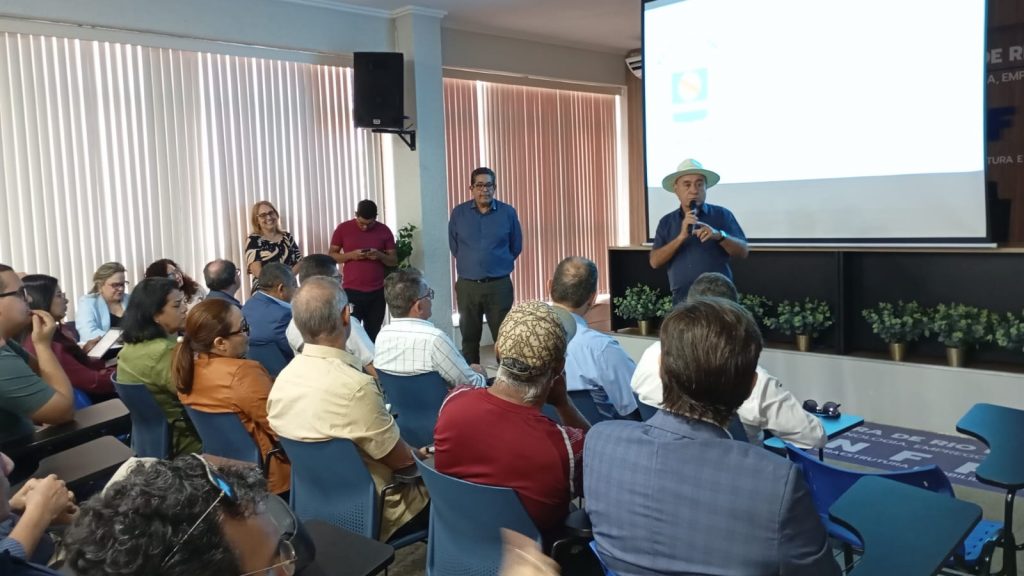 Prefeitura de Rio Branco apresenta revisão do Plano Diretor a líderes evangélicos da capital 1 Revisao do Plano Diretor com liderancas Evangelicas 8 e1754950584107