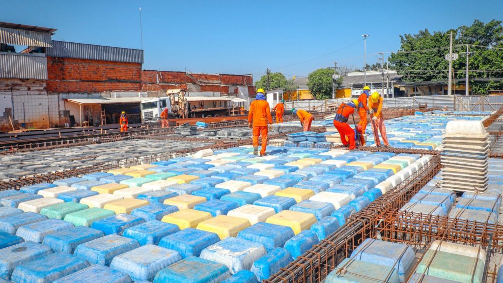 Novo Mercado Elias Mansour já tem 35% da obra concluída e segue dentro do cronograma 4 Visita Mercado Elias Mansour 6 e1755808142260
