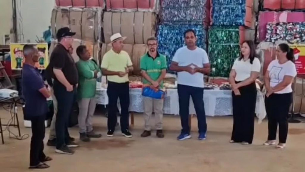 Prefeito de Rio Branco visita Cruzeiro do Sul para tratar da situação dos resíduos sólidos junto aos prefeitos da regional do Juruá 2 3e9cf5a9 f3d5 4090 9aa8 48989eb5b1ac e1759020261765