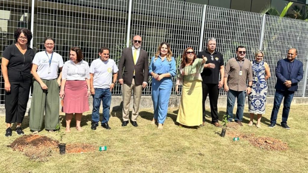 Prefeitura de Rio Branco realiza plantio simbólico no TRE-AC em alusão ao Dia da Árvore 2 44196abb a967 41df a0f7 9cfd8b8018d2 e1758571232775