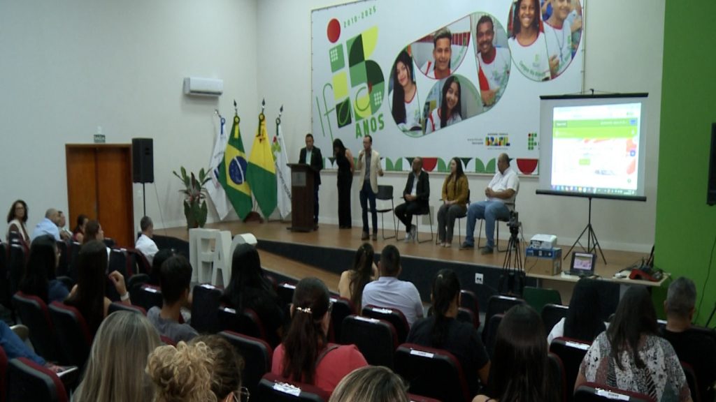 Prefeito de Rio Branco prestigia aula inaugural de cursos do IFAC voltados à formação de servidores municipais 7 AULA INAUGURAL IFACSECOM01 9 e1756829529590