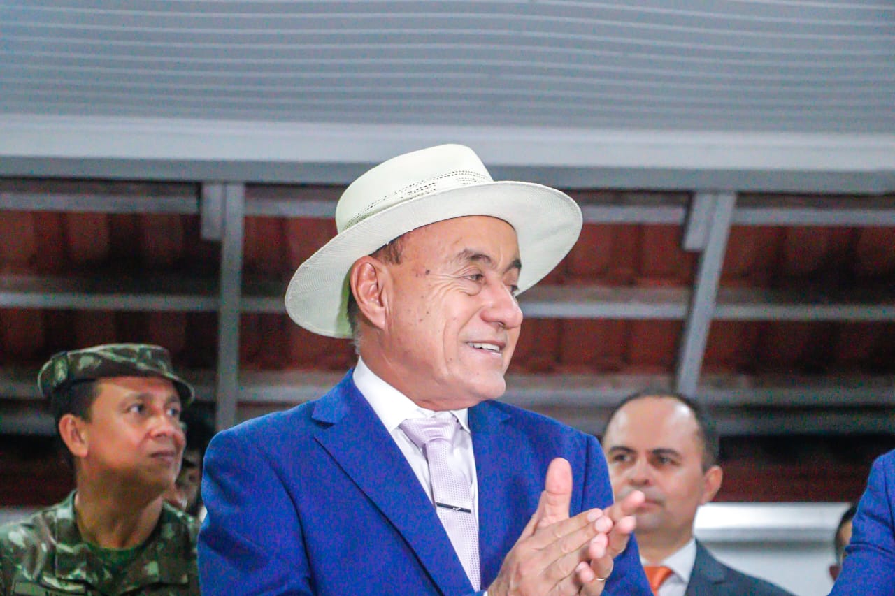 Aniversario de 69 anos do 4Bis 15