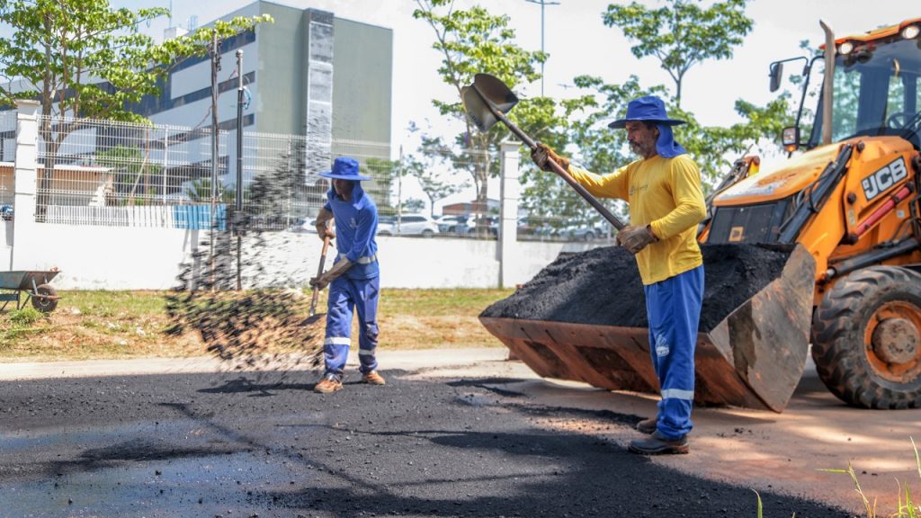 Prefeitura de Rio Branco avança com asfaltamento no bairro Portal da Amazônia 4 Asfaltamento no bairro Portal da Amazonia 2 e1758569607759