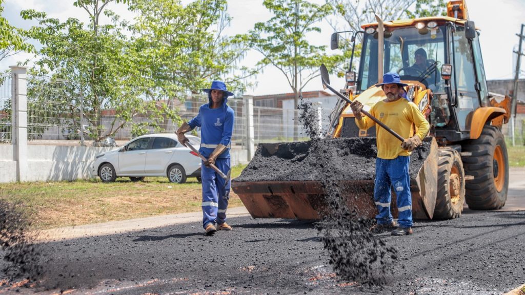 Prefeitura de Rio Branco avança com asfaltamento no bairro Portal da Amazônia 10 Asfaltamento no bairro Portal da Amazonia 6 e1758643859935