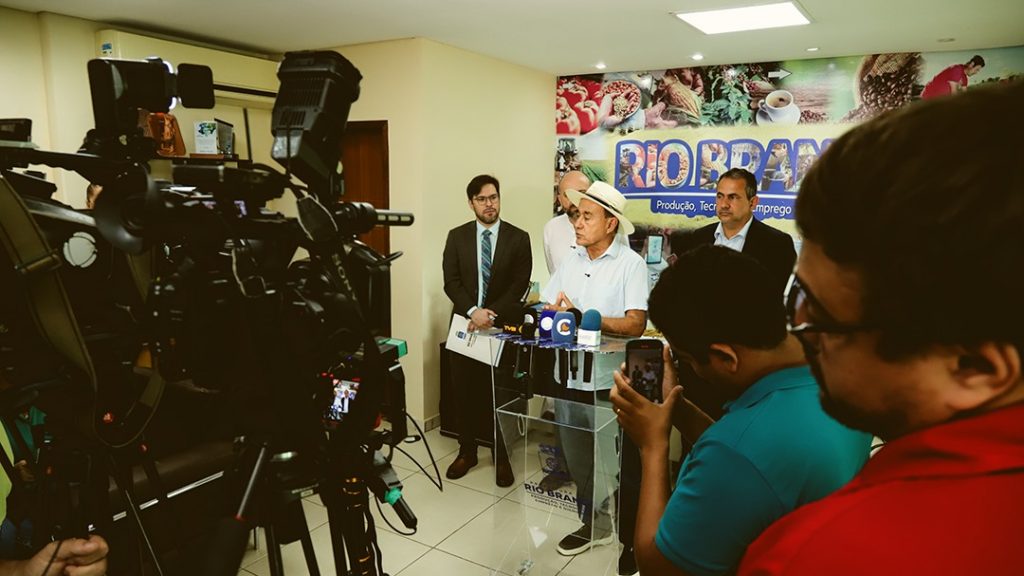 Prefeitura de Rio Branco realiza novo chamamento de aprovados em concurso público 6 Coletiva Chamamento de Novos Servidores da SAUDE 1 e1756915996201