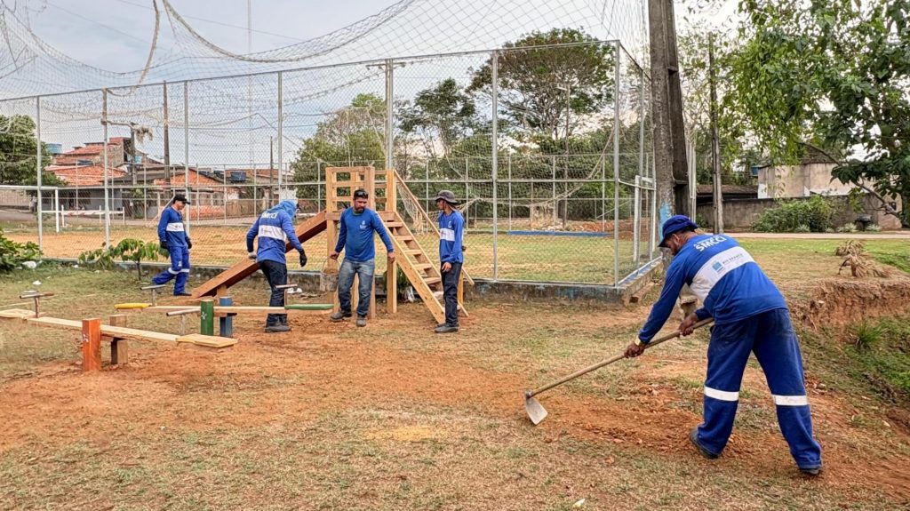 Equipe de carpintaria da Prefeitura leva alegria às crianças com reforma e construção de parquinhos em Rio Branco 1 Construcao de parquinhos 2 scaled e1757709491244