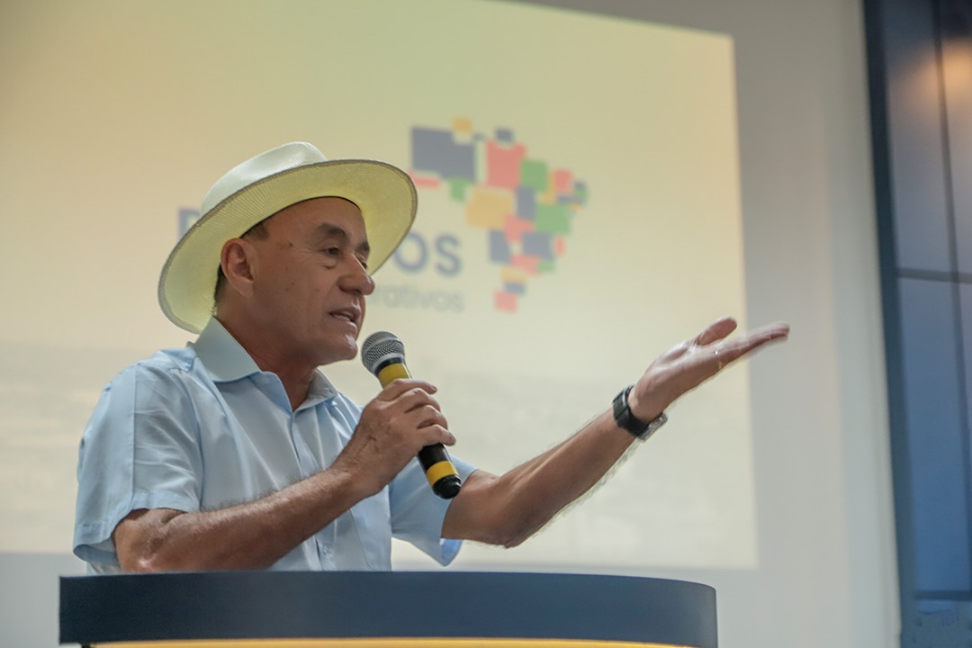 “Precisamos garantir a segurança alimentar, um tema debatido aqui, e também avançar na regularização fundiária”, pontuou o prefeito. (Foto: Val Fernandes/Secom)