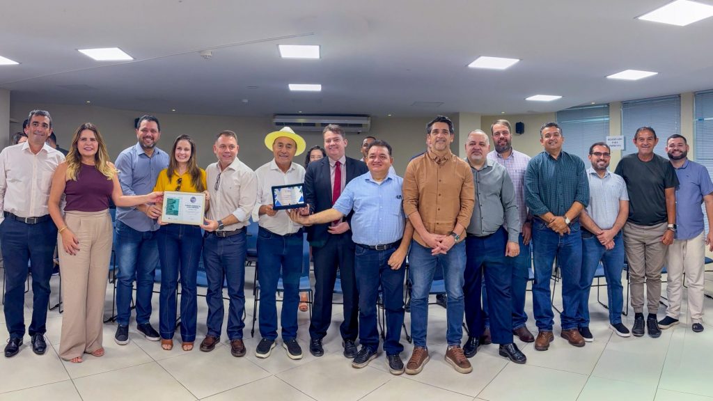 Recebimento do premio A 11 1 scaled e1758727009161