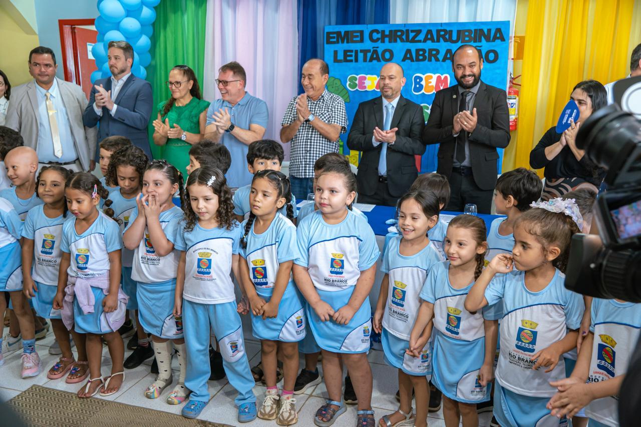 Foto de alunos municipais