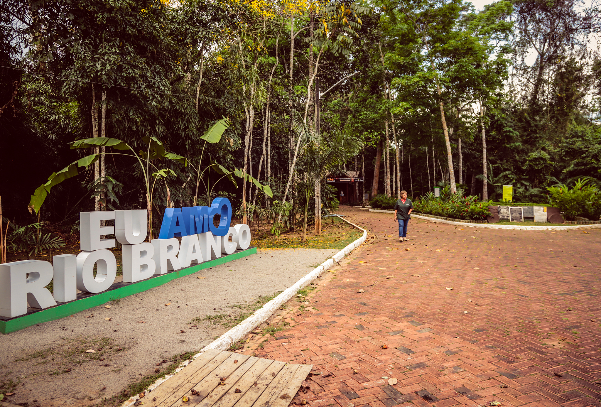 Foto Engtrada do Parque Chico Mendes