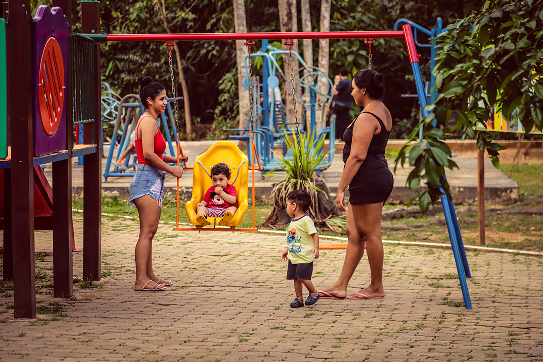Foto brinquedos no Parque Chico Mendes