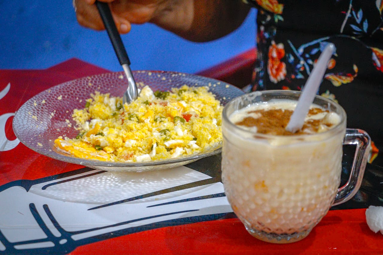 A mais famosa delas é a Baixaria, prato símbolo da gastronomia local, feito com pão de milho, carne moída, ovo frito e vinagrete. (Foto: Marcos Araújo/Secom)