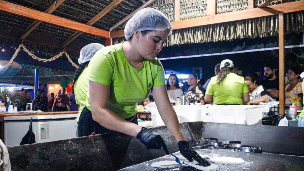 Prefeitura de Rio Branco e produtores comemoram sucesso do Festival da Macaxeira e fortalecimento da agricultura familiar 8 8b708124 2470 45fd a686 615b9ea18fe7 e1759784247455