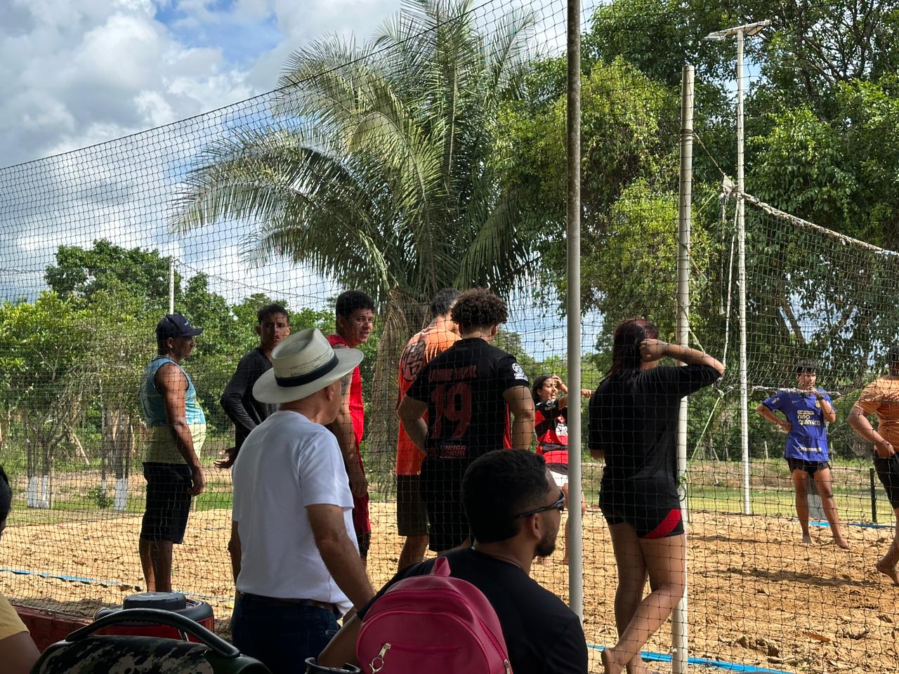 Prefeito prestigia dia de lazer da torcida mais animada do Concurso Canto Gospel realizado durante o 2º Festival da Macaxeira 2 ALMOCO TORCIDADR 26 8
