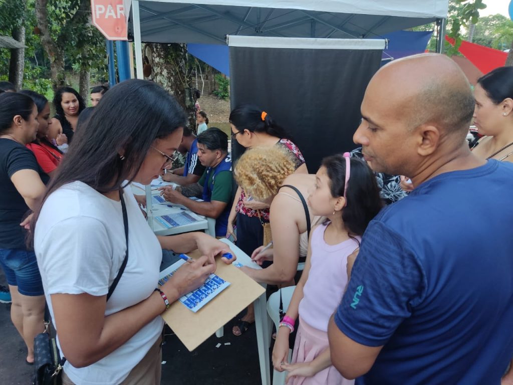 Secretaria Municipal de Assistência Social e Direitos Humanos realizava credenciamento das crianças que visitavam o Horto Florestal (Foto: Secom)