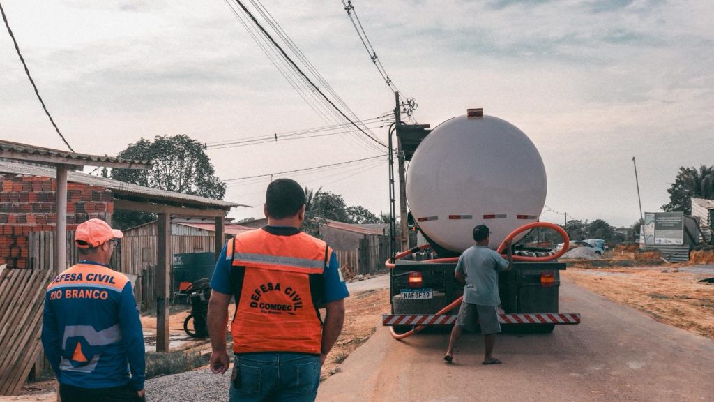Prefeitura de Rio Branco garante abastecimento de água potável na zona rural durante a estiagem 3 Abastecimento de agua no Panorama 11 e1760048306257