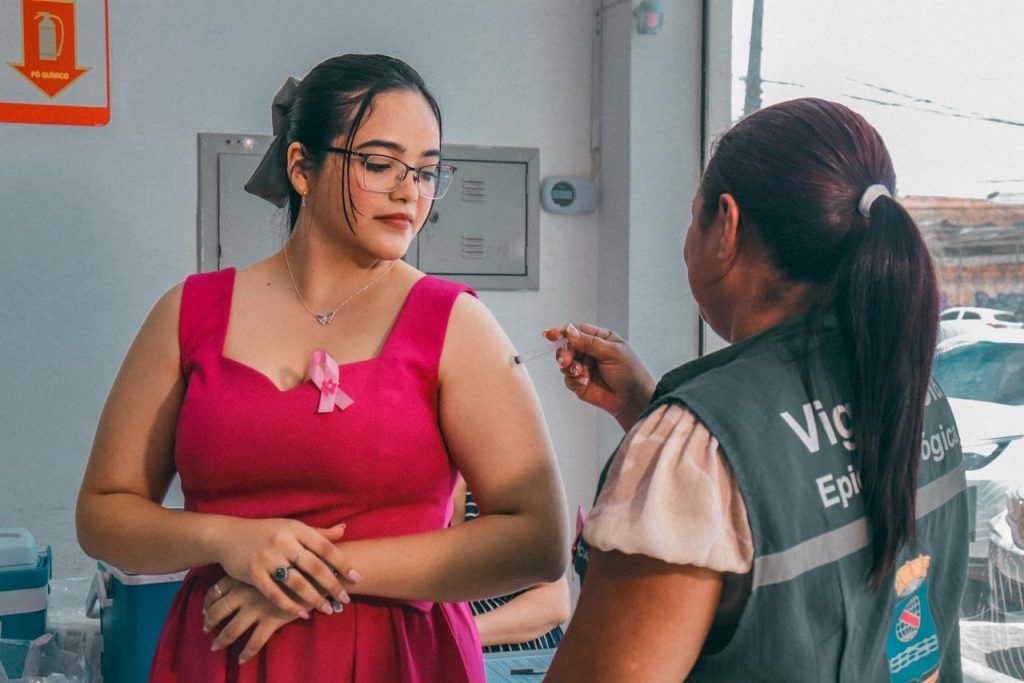 Prefeitura de Rio Branco realiza ação do Outubro Rosa para servidoras da Educação 3 Acao Saude SEME 17