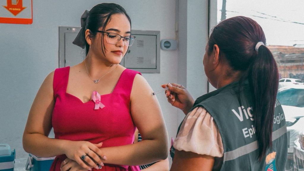 Prefeitura de Rio Branco realiza ação do Outubro Rosa para servidoras da Educação 5 Acao Saude SEME 17 e1760997229864