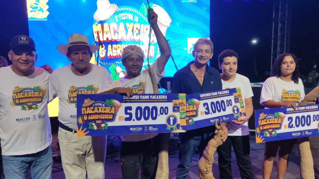 Com mais de 11 quilos, produtor do Catuaba vence o concurso de macaxeira mais pesada 5 CONCURSO MAIOR MACAXEIRA 1 1 e1759845202391