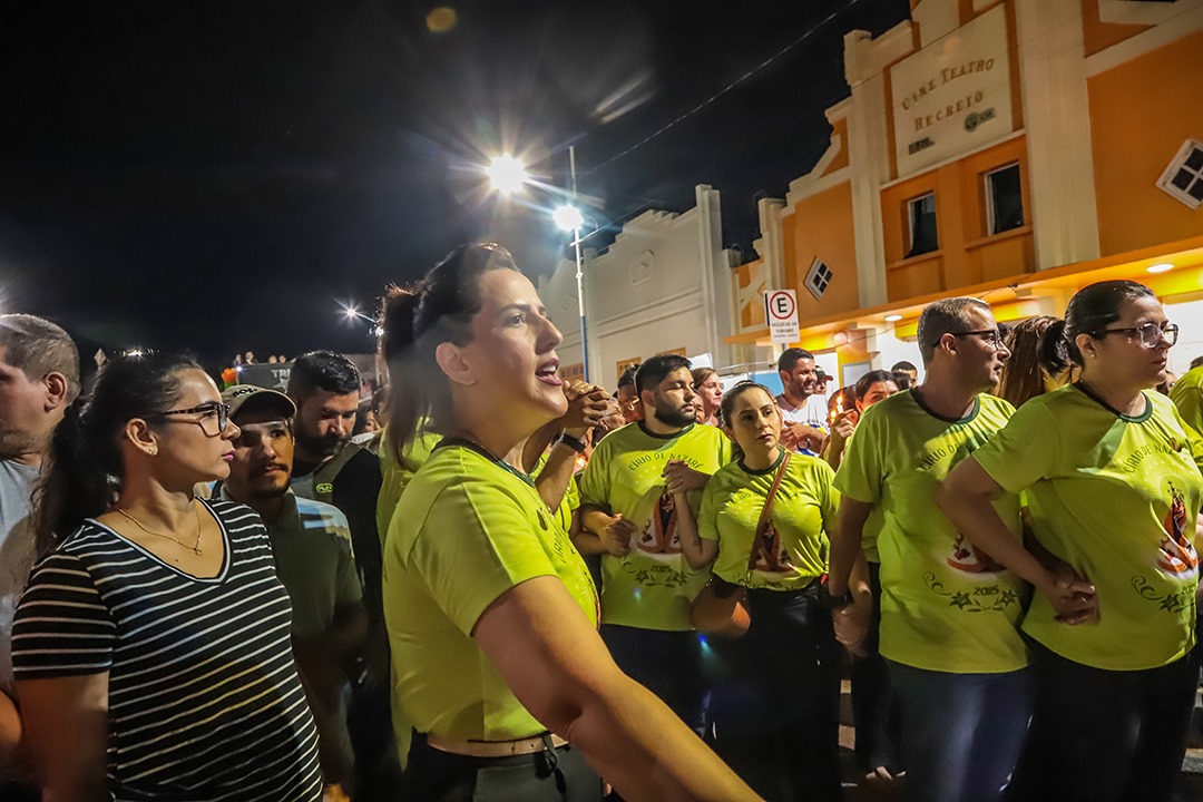 Foto da primeira-dama, Kelen Bocalom na procissão