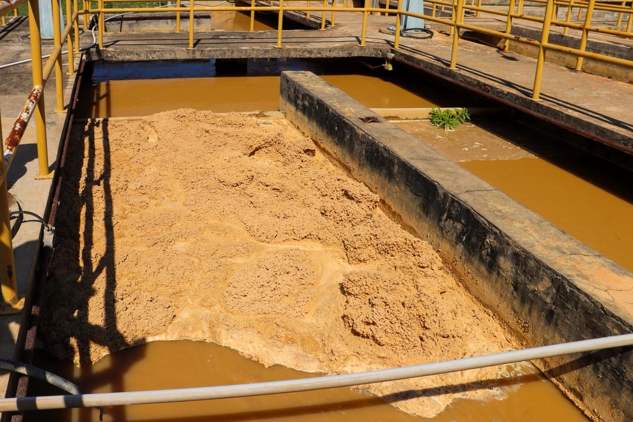 Foto da Estação de tratamento mostrando a turbidez da água
