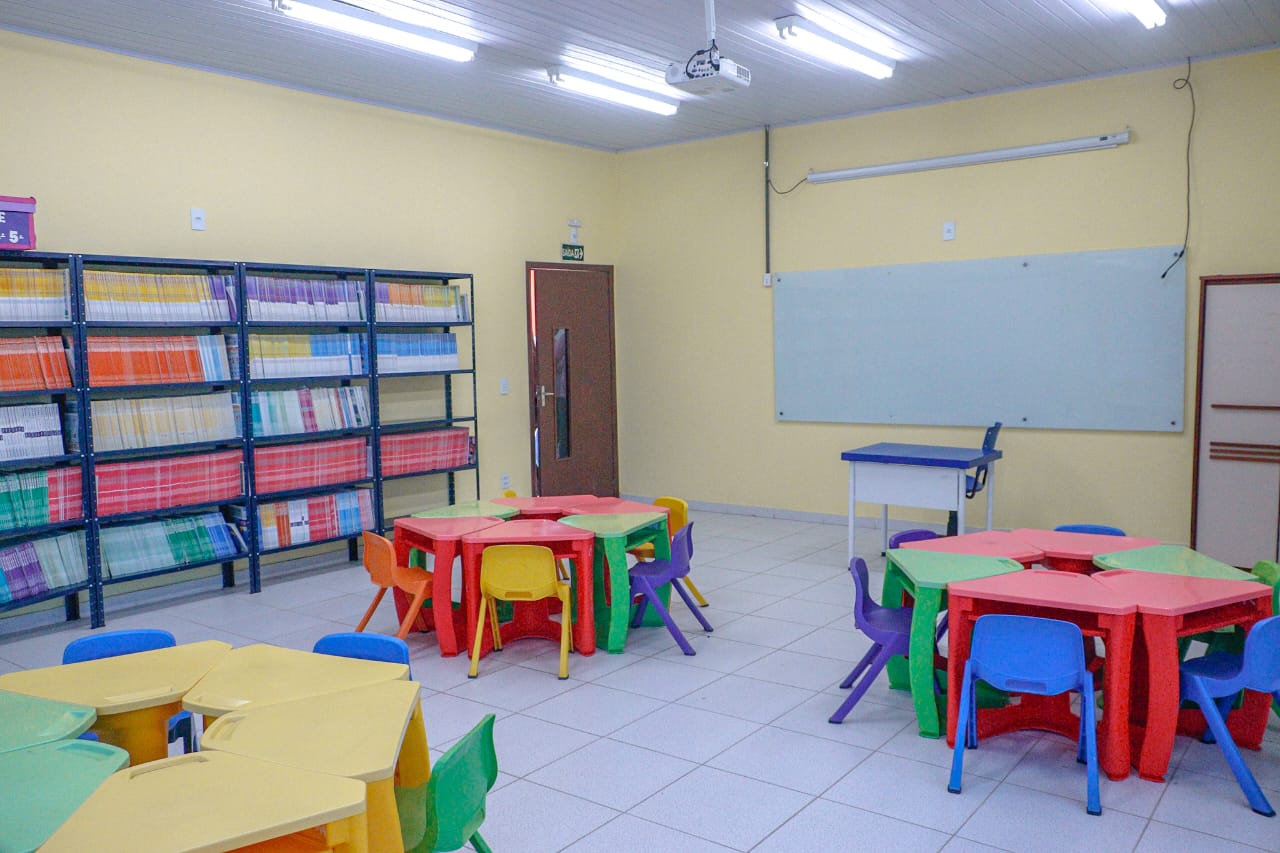 Foto da biblioteca da Escola Monte Castelo