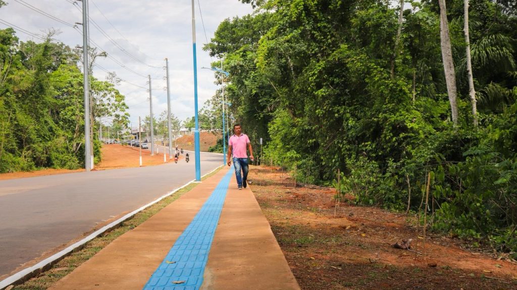 Prefeitura de Rio Branco entrega calçada que garante acessibilidade ao Tribunal de Justiça do Acre 8 Entrega da Calcada Cidade da Justica 18 e1760385977955