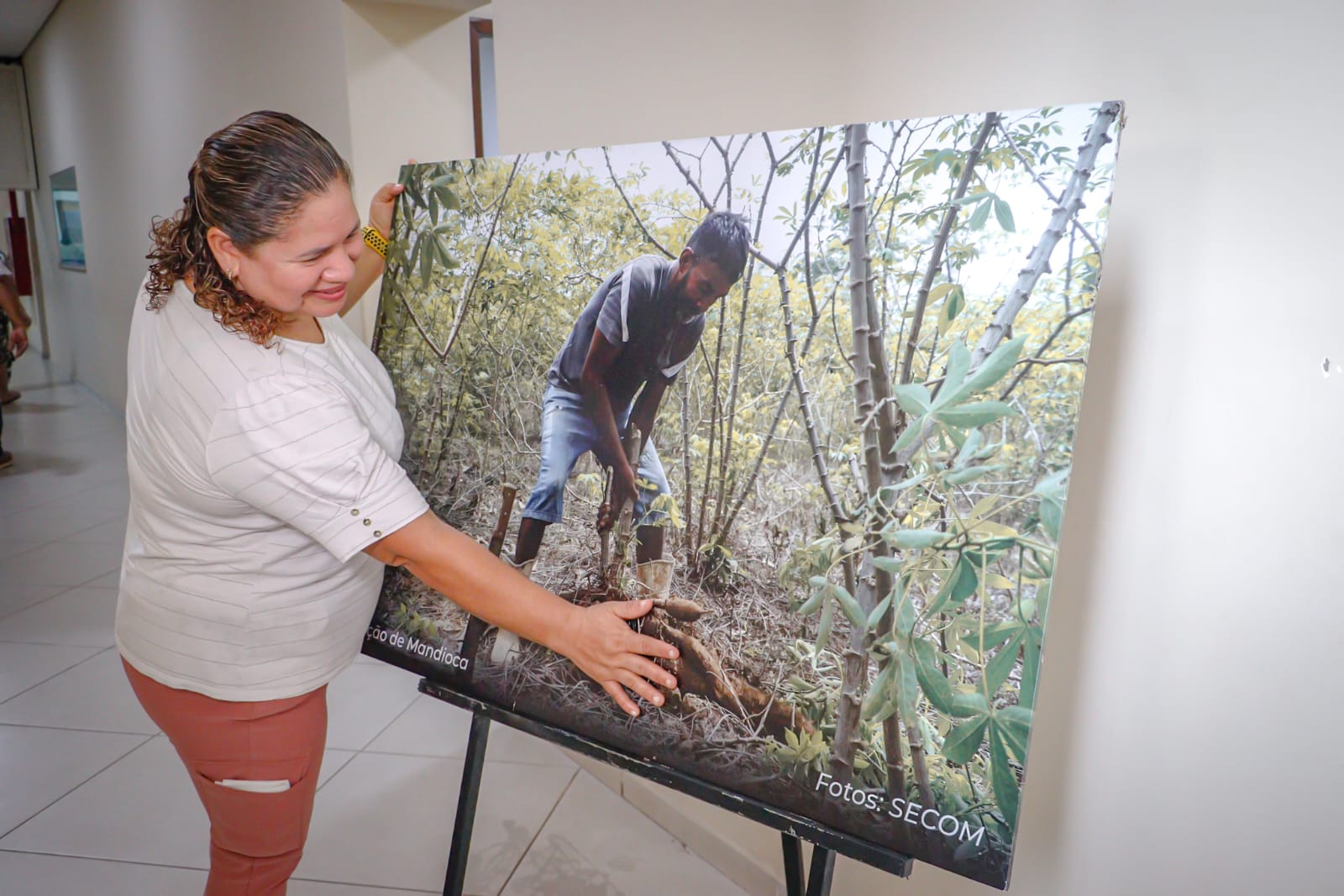 A ex-produtora familiar recordou com carinho os momentos vividos ao lado da família na roça de macaxeira. (Foto: Marcos Araújo/Secom)