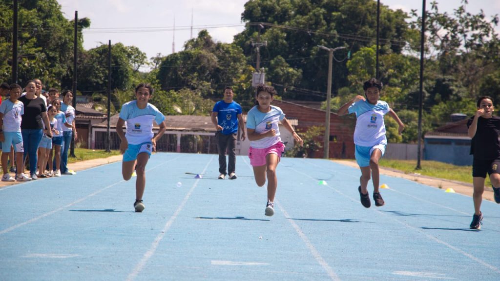 Final dos Jogos Estudantis da Prefeitura de Rio Branco reúne mais de 500 alunos da rede municipal 6 FINAL JOGOS ESTUDANTISMA 04.10 18 e1759627215785