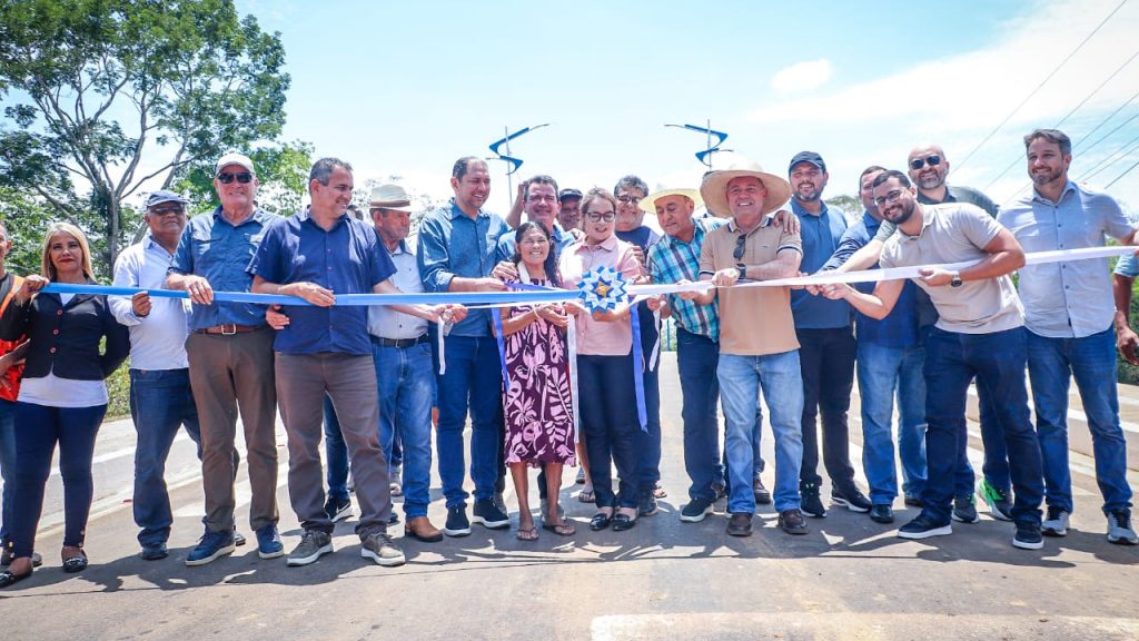 Prefeitura de Rio Branco inaugura ponte sobre o Igarapé Redenção 9 Inauguracao Ponte sobre o Igarape Redencao 13 e1759527506928