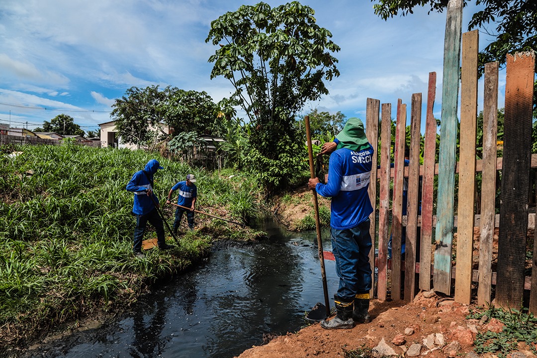 A iniciativa tem como objetivo primordial aumentar a vazão da água e reduzir significativamente os riscos de alagamentos em áreas historicamente mais vulneráveis. (Foto: Val Fernandes/Secom)