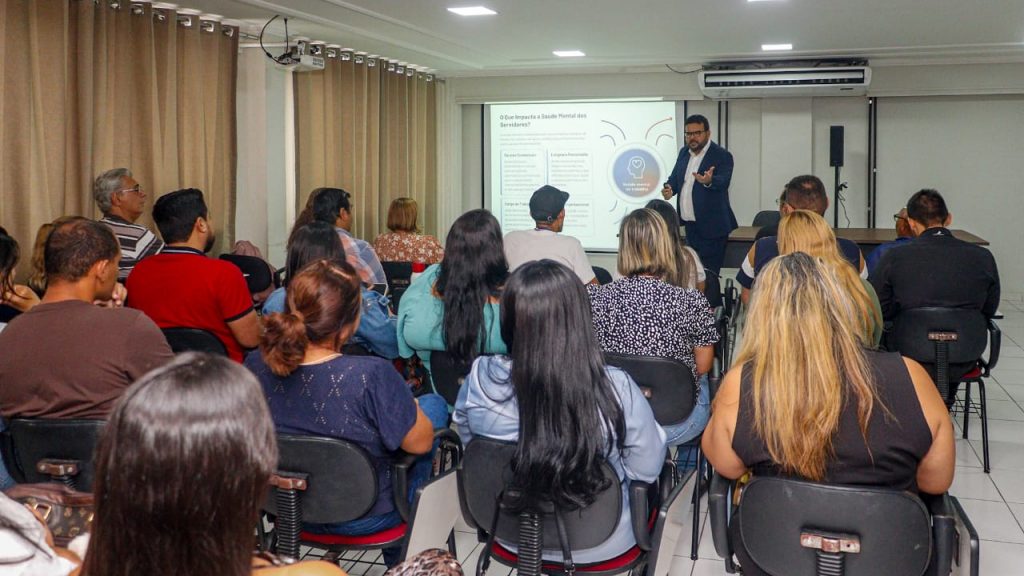 Prefeitura de Rio Branco valoriza servidores com programação especial na Semana do Servidor Público 6 Palestra saude mental no servico publico MA 13 e1761684470125